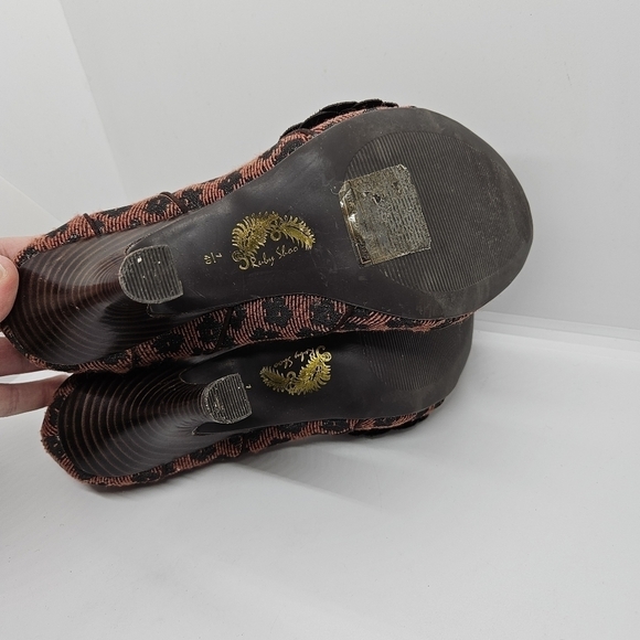 Ruby Shoo retro orange pumps with flower pattern and detail UK 7 EU 40 US 9 - Picture 9 of 11